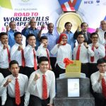 Kula bersama kontinjen Malaysia yang akan ke Pertandingan WorldSkills 2019 (Kredit foto KSM).jpg